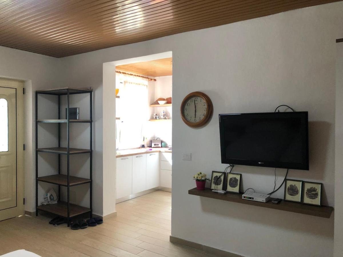 Olive House. Hotel Vlore Luaran gambar