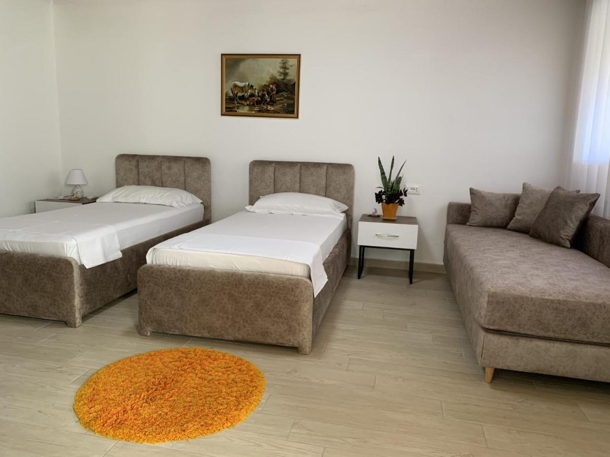 Olive House. Hotel Vlore Luaran gambar