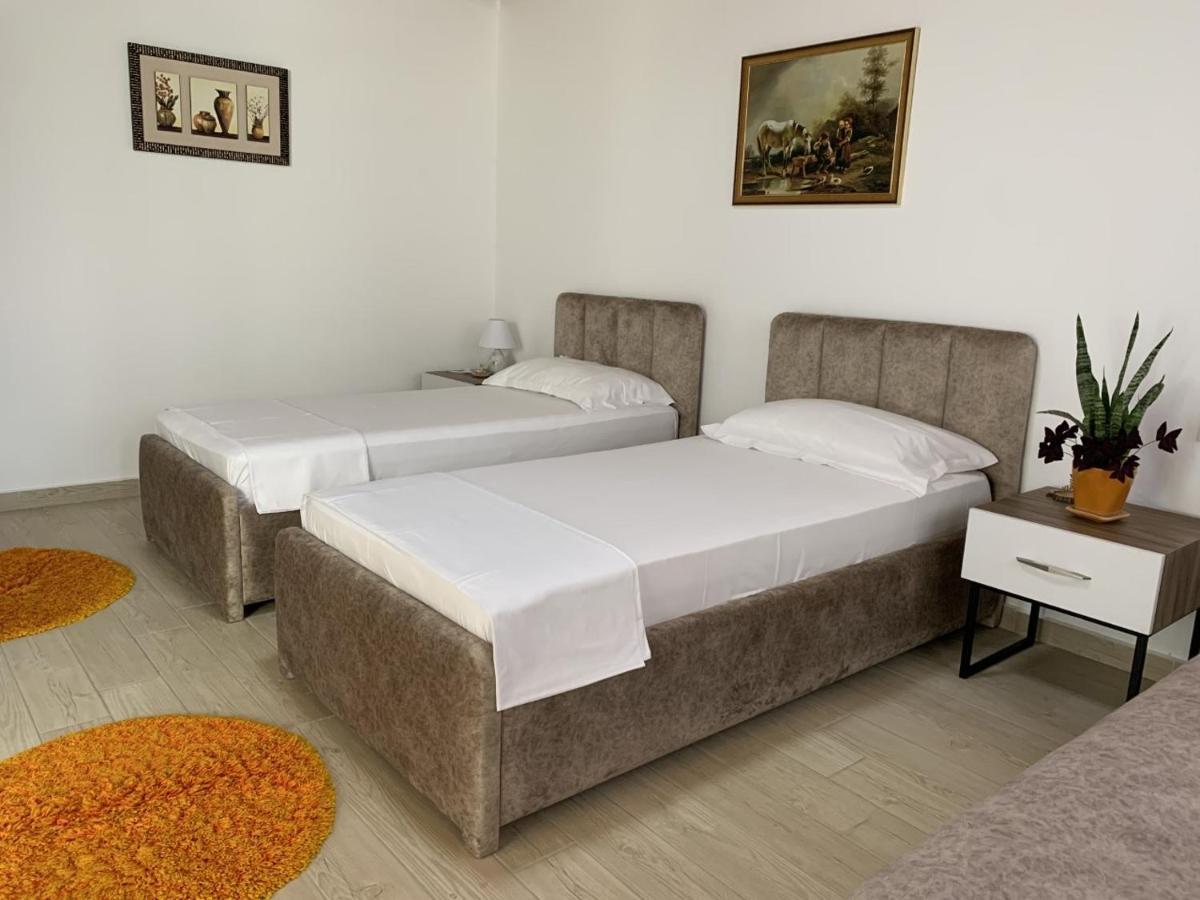 Olive House. Hotel Vlore Luaran gambar